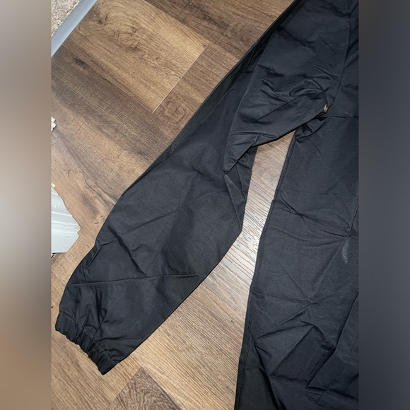 NWOT Independent Trading Company Black Water Resistant Raincoat - Picture 6 of 10